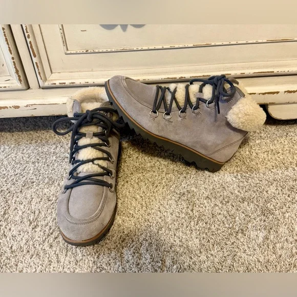 Sorel Harlow Lace Cozy Ankle Boot, Women's Size 9 Gray MSRP $170 - Picture 3 of 8